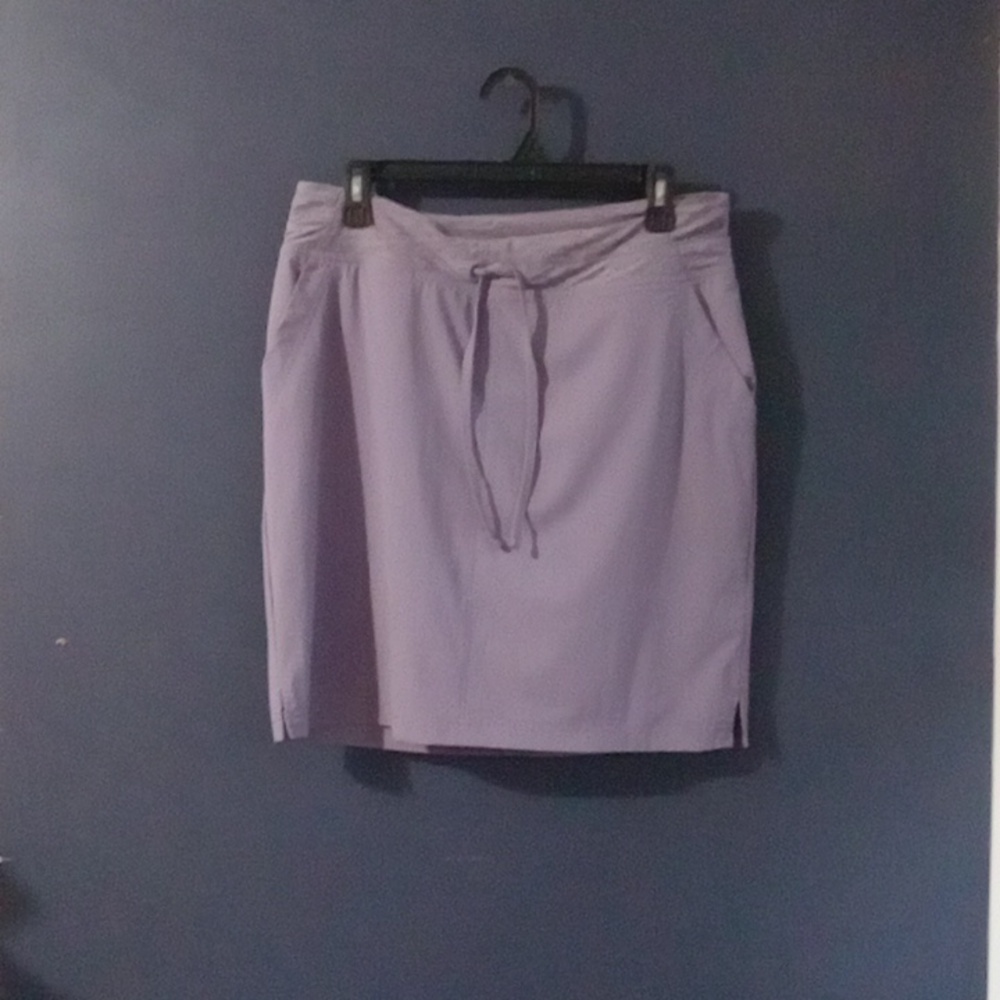 DuluthTrading Co  nylon blend skort gray/lavender skort pull on size 8